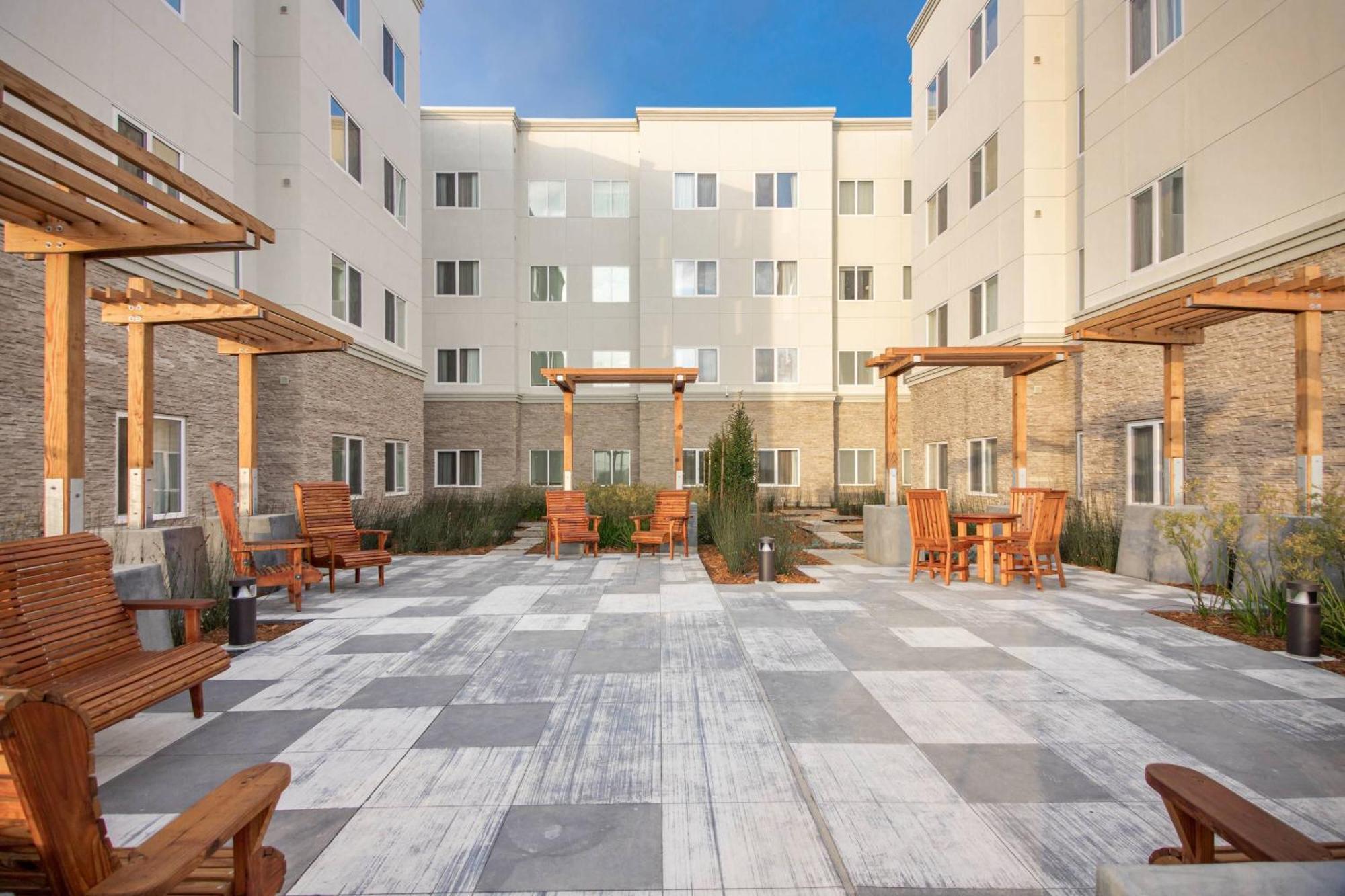 Fairfield Inn & Suites By Marriott San Jose North/Silicon Valley Exterior photo